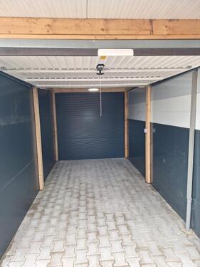 Foto - Garage Innenstadt für Roller Fahrrad Motorrad Anhänger Lager n