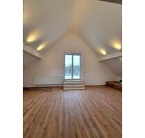 Dachgeschosswohnung mit Weitblick und Terrasse - Oberderdingen