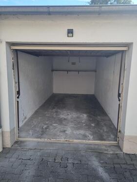 Foto - Garage Frei - 80,00 EUR Miete,