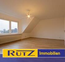 Ganderkesee | renovierte 3-Zimmer Dachgeschosswohnung mit Balkon und Keller