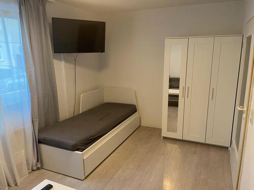 Foto - 1 - Zimmer Wohnung mit Küche - 460,00&nbsp;EUR Kaltmiete, ca.&nbsp; 18,00&nbsp;m&sup2;