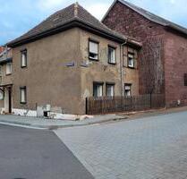Einfamilienhaus in Kelbra - 30.000,00&nbsp;EUR Kaufpreis, ca.&nbsp; 80,00&nbsp;m&sup2; in Kelbra (Kyffhäuser) (PLZ: 06537)