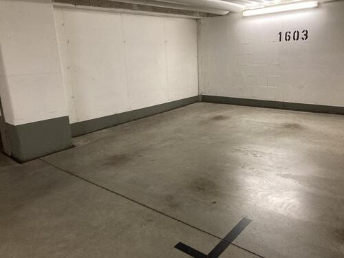 Foto - Breiter Tiefgaragenstellplatz in den Welfenhöfen