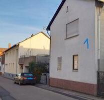 Zwei Häuser auf einem Grundstück in Hochspeyer – vielseitig nutzb