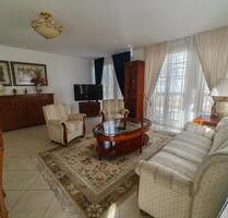 Sofort verfügbare, vollmöblierte 3-Zimmer-Wohnung mit Tiefgarage - München Schwabing-Freimann