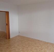 Schöne 3-Raum Wohnung wartet auf freundliche Mieter - Hohenstein-Ernstthal