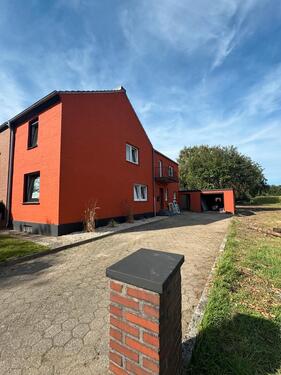 Foto - Haus mit großen Garten, Garage, neuer Einbauküche *Haustiere* ❤️