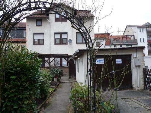 Foto - Einfamilienhaus mit Grundstück und Garage