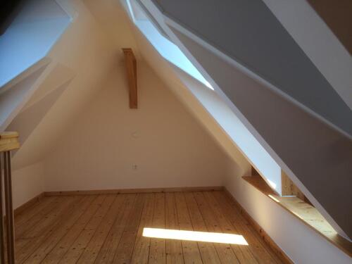 Foto - Nachmieter: 1,5 WE1.1 KH-FH - EBK, FB-Heizung, Spitzboden, Garten