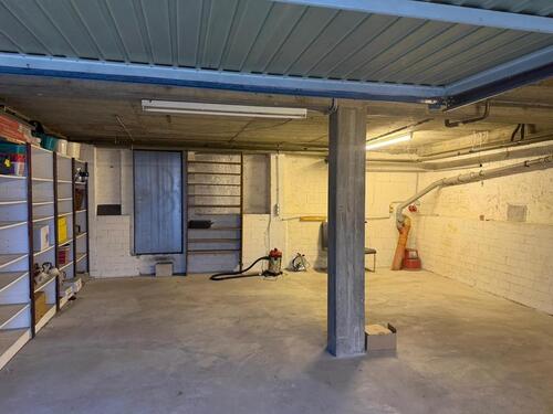 Foto - Lager Halle Garage - 680,00&nbsp;EUR Kaltmiete, ca.&nbsp; 100,00&nbsp;m&sup2;