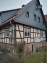 Foto - Einfamilienhaus mit großen Nebengebäuden