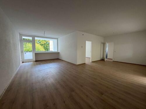 Foto - Frisch renovierte 4-Zimmer Wohnung mit Balkon [VAC-12920]