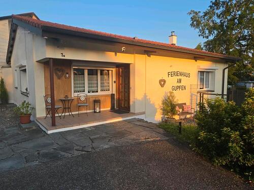 Foto - Kleines Haus ( Bungalow) mit Garten