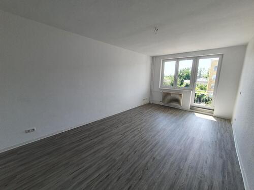 Foto - Ab 29.11. erwartet euch diese schnuckelige 2-Zimmer-Wohnung mit Balkon!
