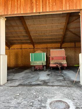 Foto - Stellplatz, Lagerplatz, Carport, Halle, Paletten