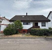 Freistehendes Einfamilienhaus mit großem Garten und Garage - Freiburg im Breisgau Lehen