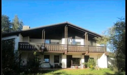 Foto - Einfamilienhaus mit Doppelgarage