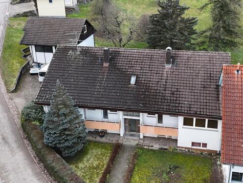 Foto - Zweifamilienhaus m. gr. Garage u. gr. Grundstück, provisionsfrei