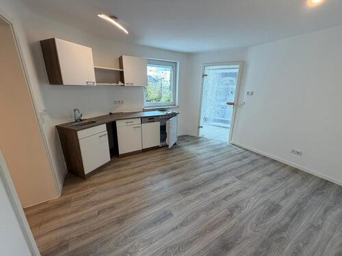 Foto - Helle 2-Zimmer-Souterrainwohnung mit separatem Eingang