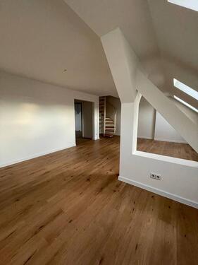 Foto - Ideal für Paare oder Familien – geräumige DG-Wohnung in Stadtlage