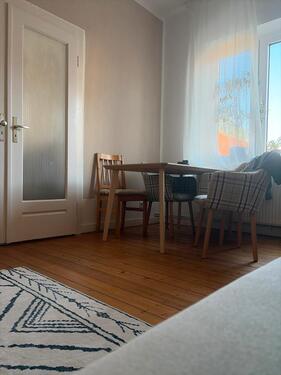 Foto - Zwischenmiete: 2 Zimmer Wohnung, Badewanne, Balkon, zentral