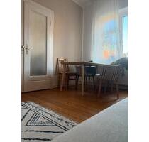 Zwischenmiete: 2 Zimmer Wohnung, Badewanne, Balkon, zentral - Hannover Nord