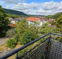 5 Zimmer Wohnung mit großem Balkon und herrlicher Aussicht - Künzelsau