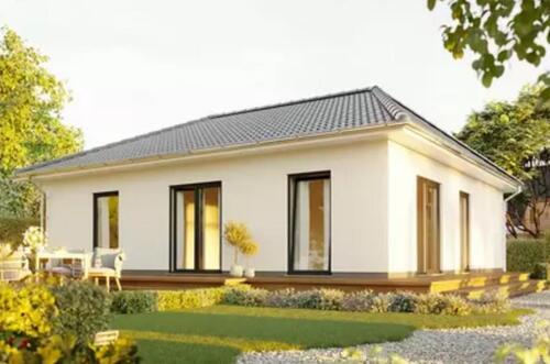 Foto - Einfamilienhaus im Bungalowstill voll unterkellert mit Garage
