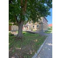 Wohnhaus mit kleiner Hofstelle - 219.000,00 EUR Kaufpreis, in Schrozberg (PLZ: 74575)