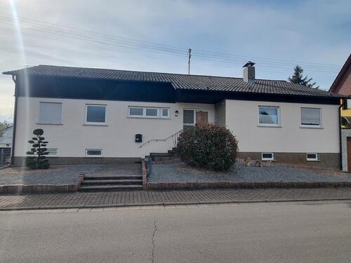 Foto - Großzügiges Einfamilienhaus mit großem Garten, großem Grundstück