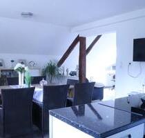 Gemütliche Dachgeschosswohnung mit großem Garten in Altenbeken