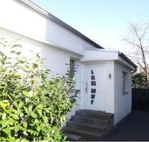 Bungalow plus Mehrfamilienhaus mit 4 Wohnungen in Braunschweig