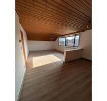 Helle 80qm Dachgeschoss Wohnung mit Balkon - Bad Kissingen