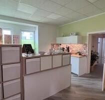 Moderne Bürofläche-Praxis 90qm saniert in Düsseldorf-Holthausen
