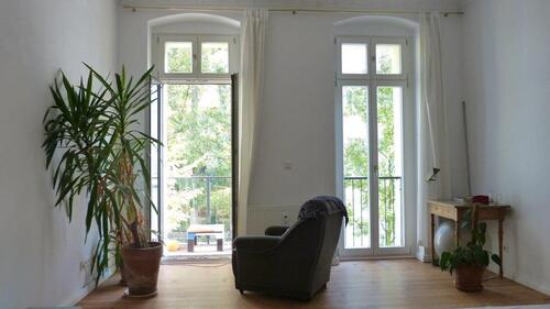 Foto - Hochwertig sanierte Altbauwohnung mit zwei Balkonen & viel Platz