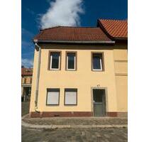 Kleines Stadthaus Kirchenblick im Zentrum Aschersleben Haus