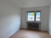 Foto - Frisch renovierte 3-Zi.-Whg. mit 2 Balkonen in Birkach