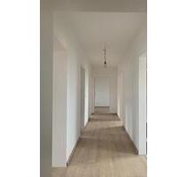 Helle, modern sanierte 5 Zimmerwohnung mit ca. 97 qm und Balkon - Hemau