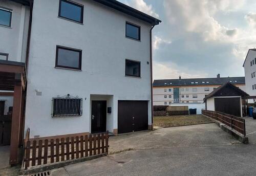 Foto - Reiheneckhaus 5 Zimmer - 1.600,00&nbsp;EUR Kaltmiete, ca.&nbsp; 135,00&nbsp;m&sup2;