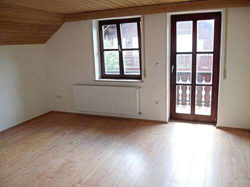 Foto - Dachgeschoßwohnung in Essenbach zur Miete