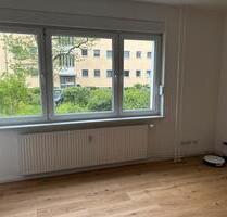 Frisch sanierte, möblierte 1-Zimmer-Wohnung in Reinickendorf - Berlin