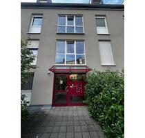 2-Zimmer-Terrassenwohnung mit Gartenanteil, EBK & TG-Stellplatz – - Nürnberg Eberhardshof