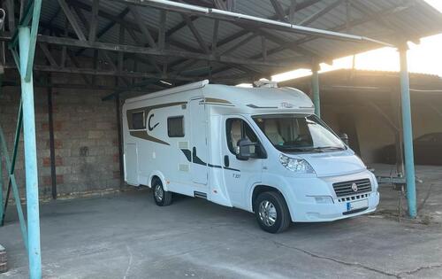 Foto - Stellfläche für Wohnwagen, Wohnmobile usw.
