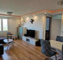 Modern drei Zimmer Wohnung in Weinstadt, 5 minutes von S Bahn