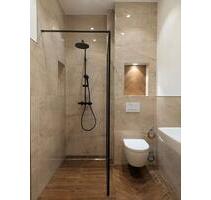 Anfragestopp: Luxuriöse, sanierte 2,5-Zimmer-Wohnung mit Balkon - Kiel Schreventeich