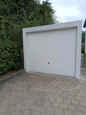 Foto - Garage Stellplatz für Auto und Motorrad