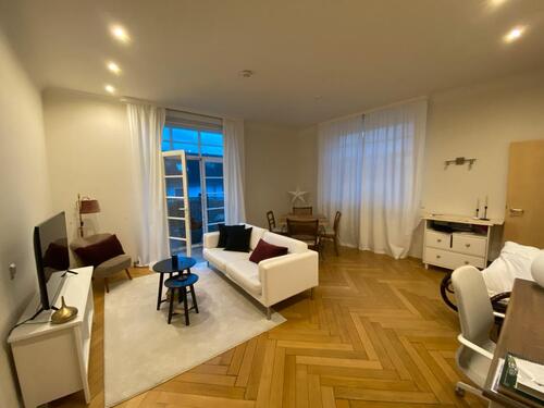 Foto - Charmante 1-Zimmer-Altbauwohnung mit Balkon & Einbauküche