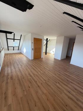 Foto - Frisch sanierte 2 ZKB Wohnung - 670,00&nbsp;EUR Kaltmiete, ca.&nbsp; 80,00&nbsp;m&sup2;