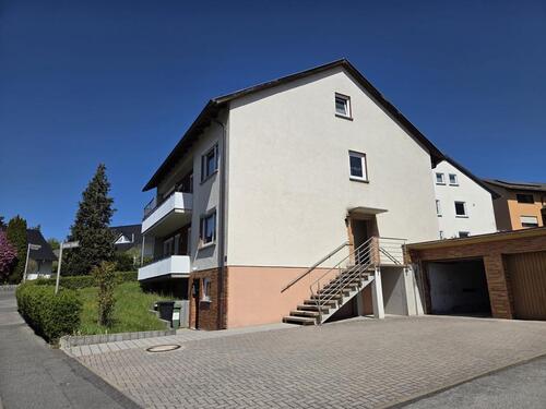 Foto - 8 Zimmer Mehrfamilienhaus, Wohnhaus in Sonnefeld