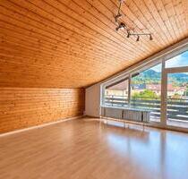 3-Zimmer-Dachgeschosswohnung, 70 m², mit Küche & schönem Balkon - Kuchen